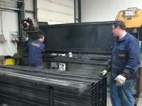 Tractor cu prindere magnetica pentru sectionarea tuburilor metalice