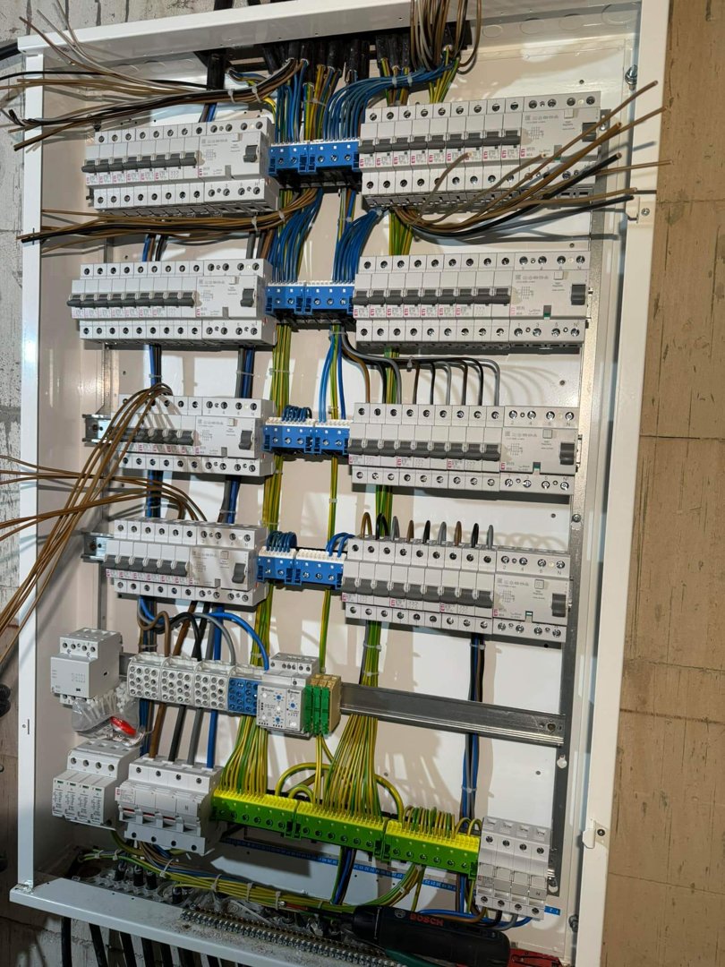 Servicii instalații electrice Brașov