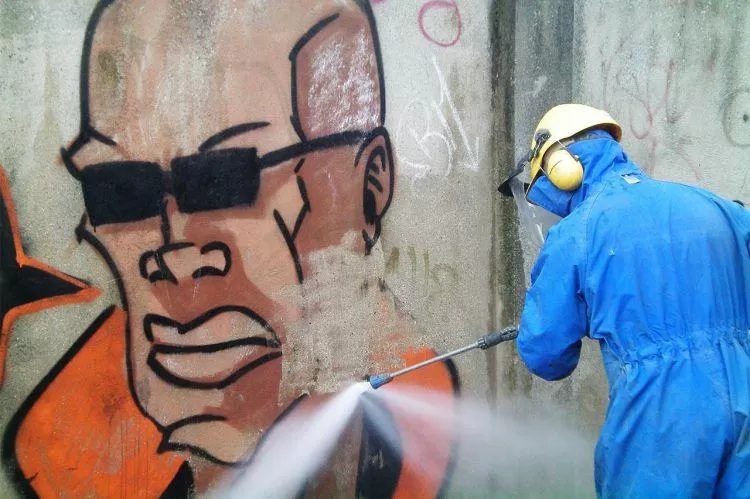 Soluţii anti-graffiti
