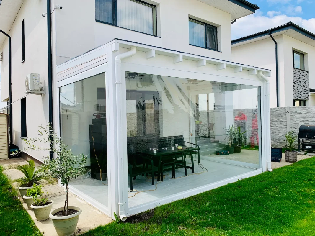 rulou transparent terasa alb 